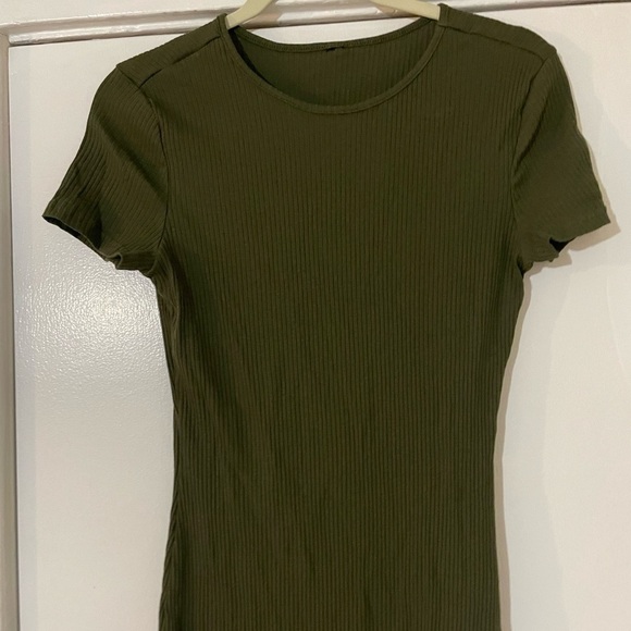 Green Bodycon midi knit dress with a slit size Medium - Picture 12 of 13
